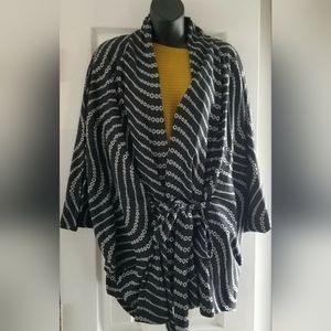 Kristin Miles women's coat cape jacket black and white 3X